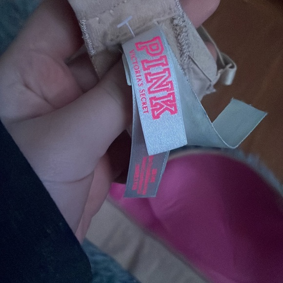 Pink Victoria secret bra cream - Picture 3 of 3